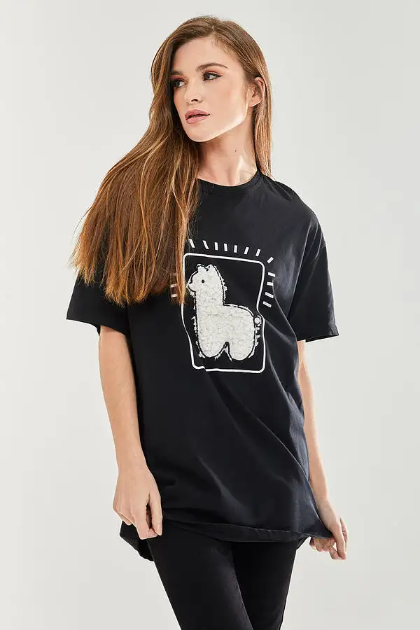 Liquorish Llama Oversized T-shirt