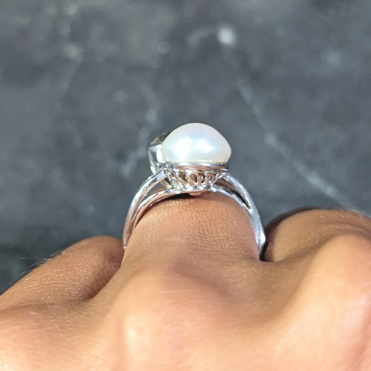 Mid-Century 3.52 CTW Old Mine Cut Diamond Pinctada Pearl Platinum Toi-Et-Moi Vintage Ring GIA