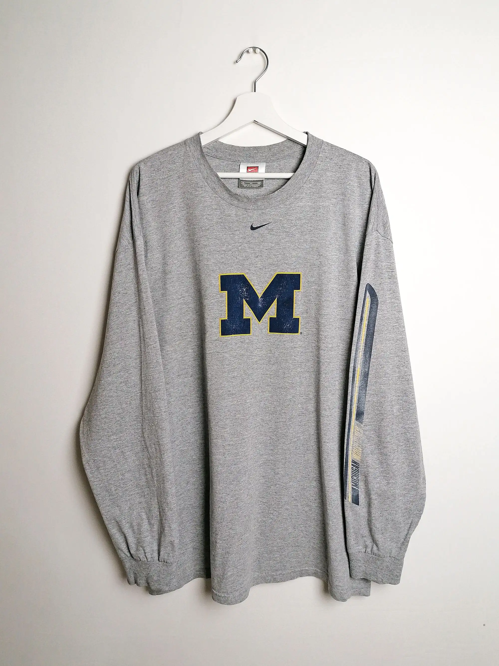 NIKE TEAM Michigan Wolverines Long Sleeve T-shirt - size XL