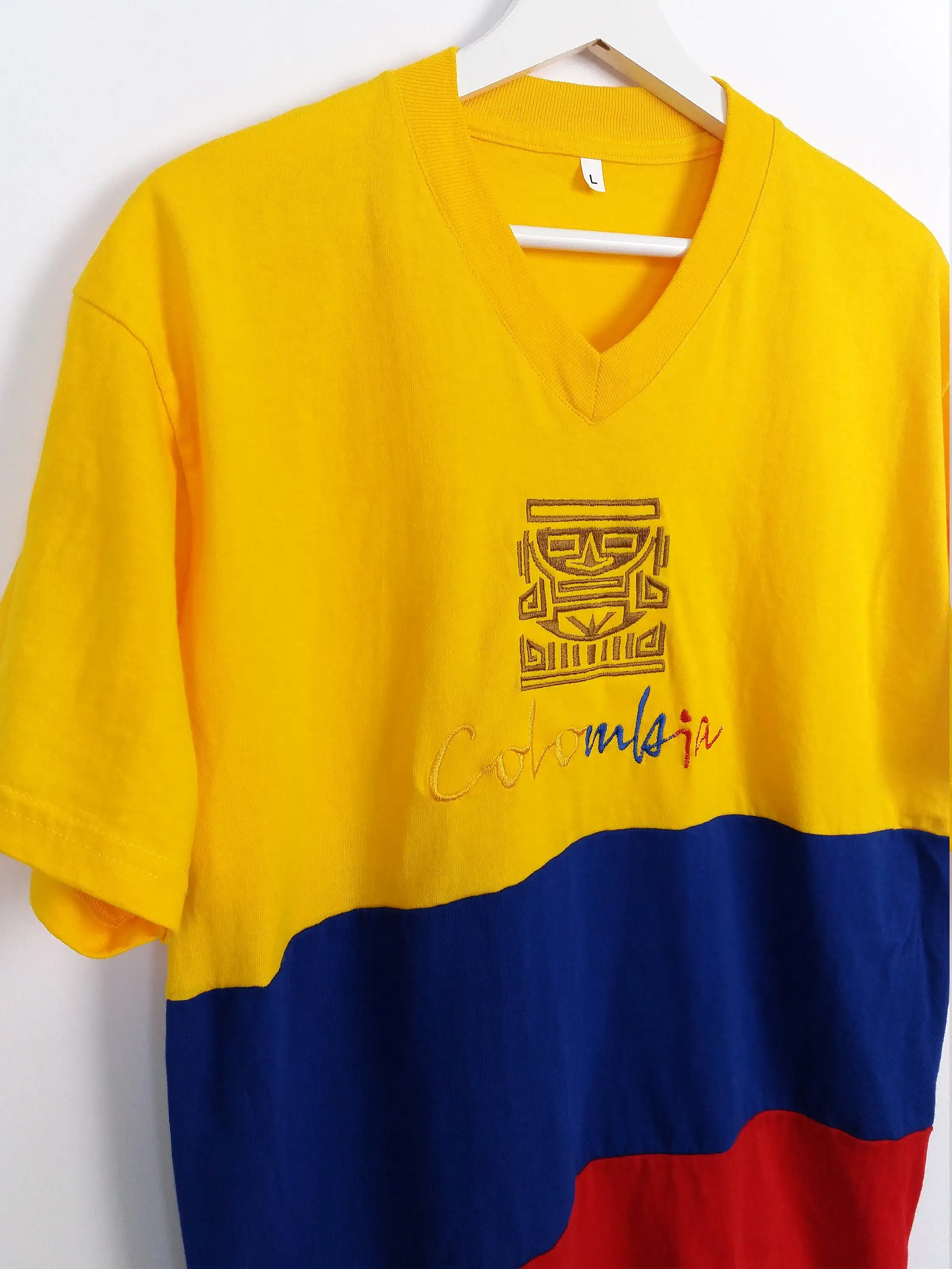 Vintage 'Columbia' Oversized T-shirt ~ size M-L