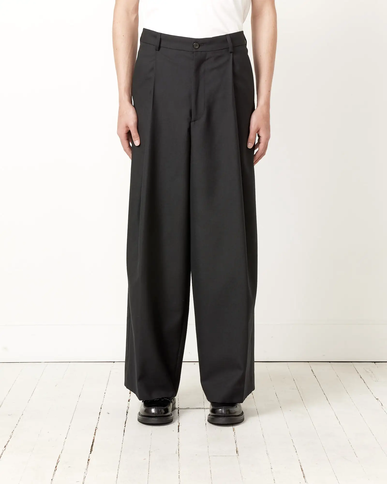 Wide Leg Tailored Pant in Black