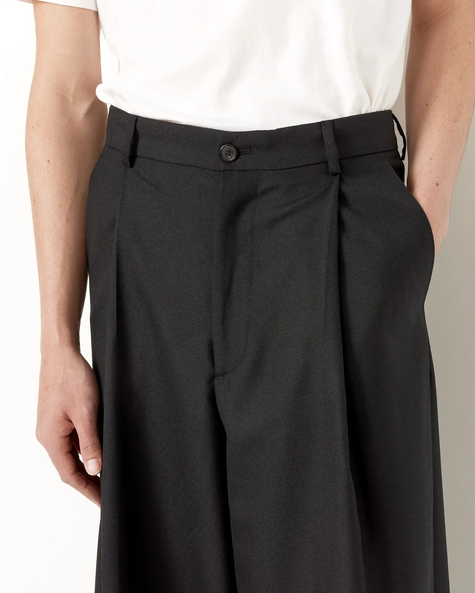 Wide Leg Tailored Pant in Black